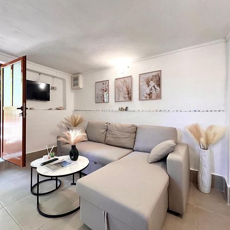 Petra Oliva Apartment Dhërmi Kültér fotó