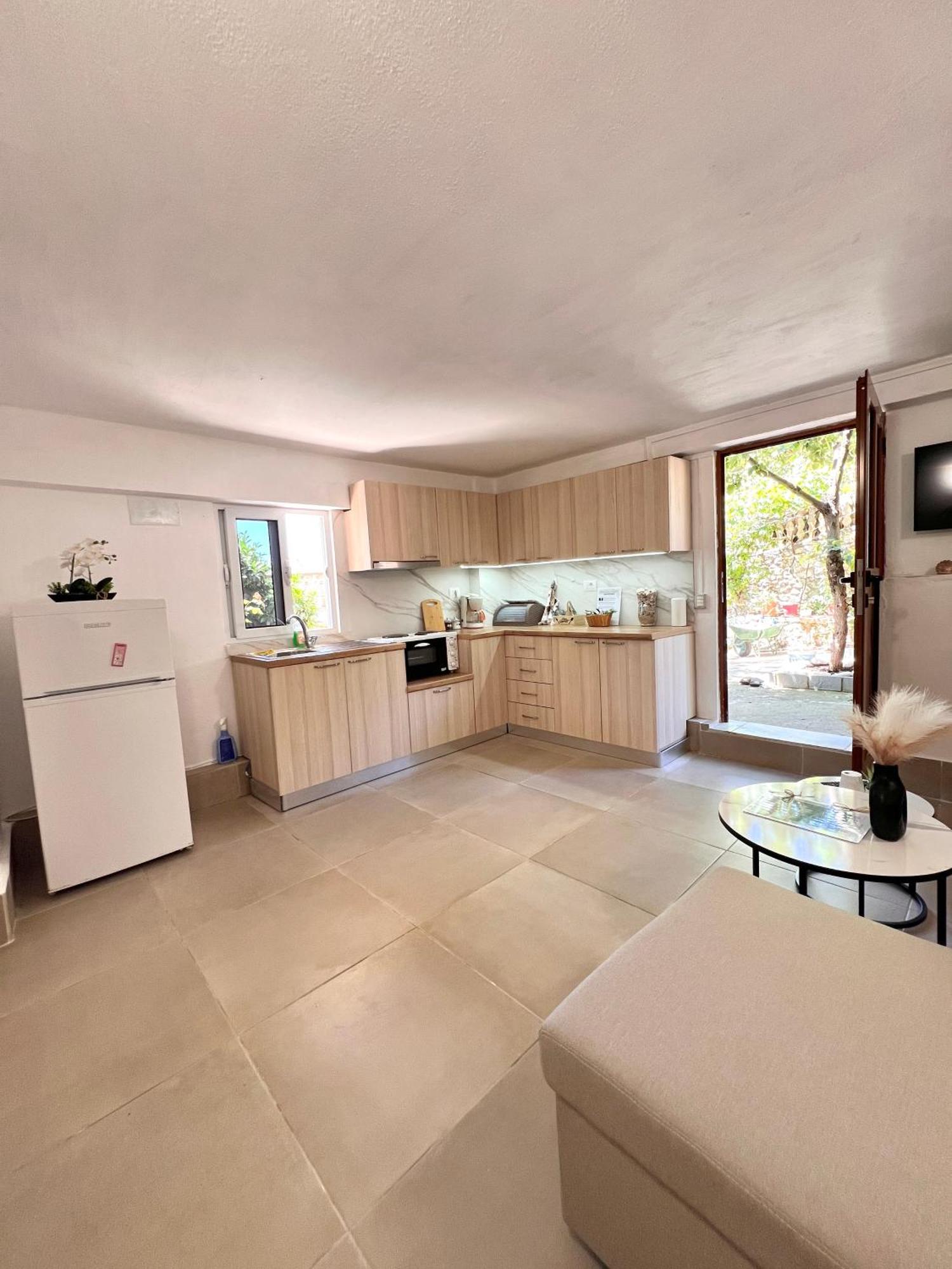 Petra Oliva Apartment Dhërmi Kültér fotó